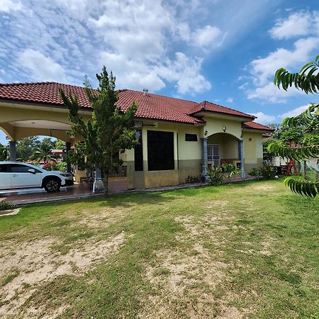 Mumnkidzzz Homestay At Kerteh Kampong Pengkalan Pangan Exterior foto