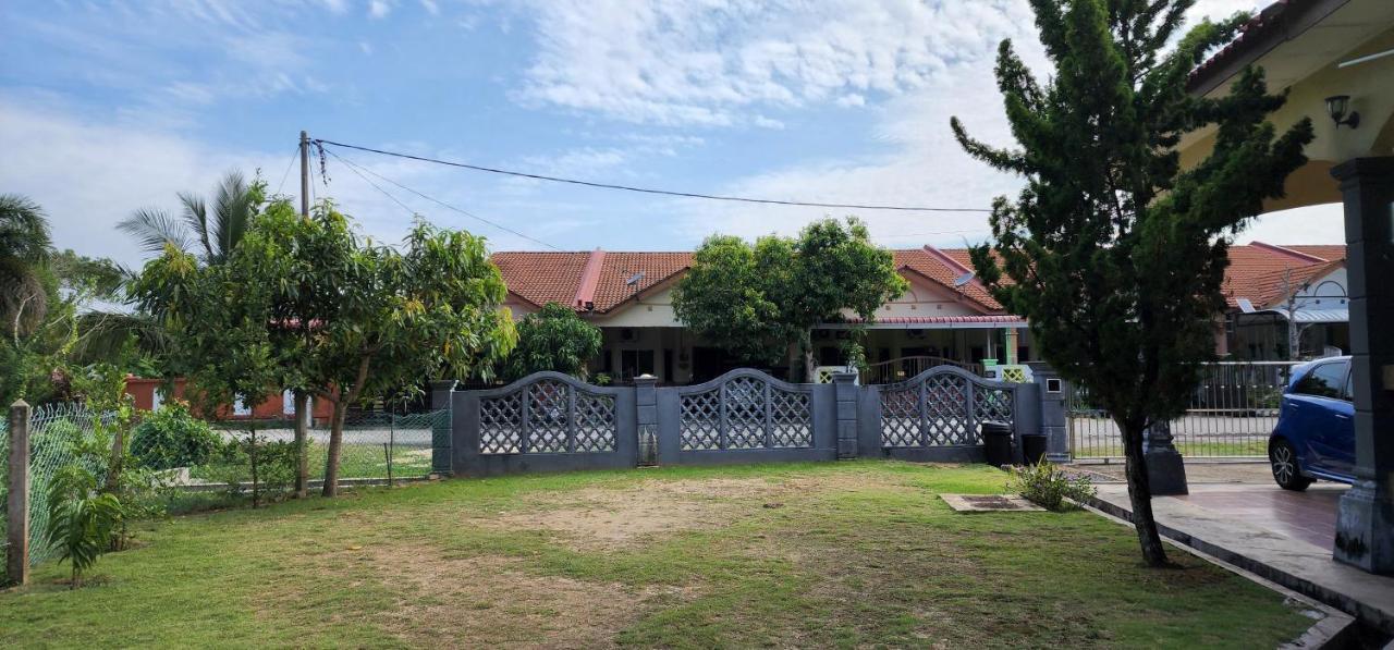 Mumnkidzzz Homestay At Kerteh Kampong Pengkalan Pangan Exterior foto
