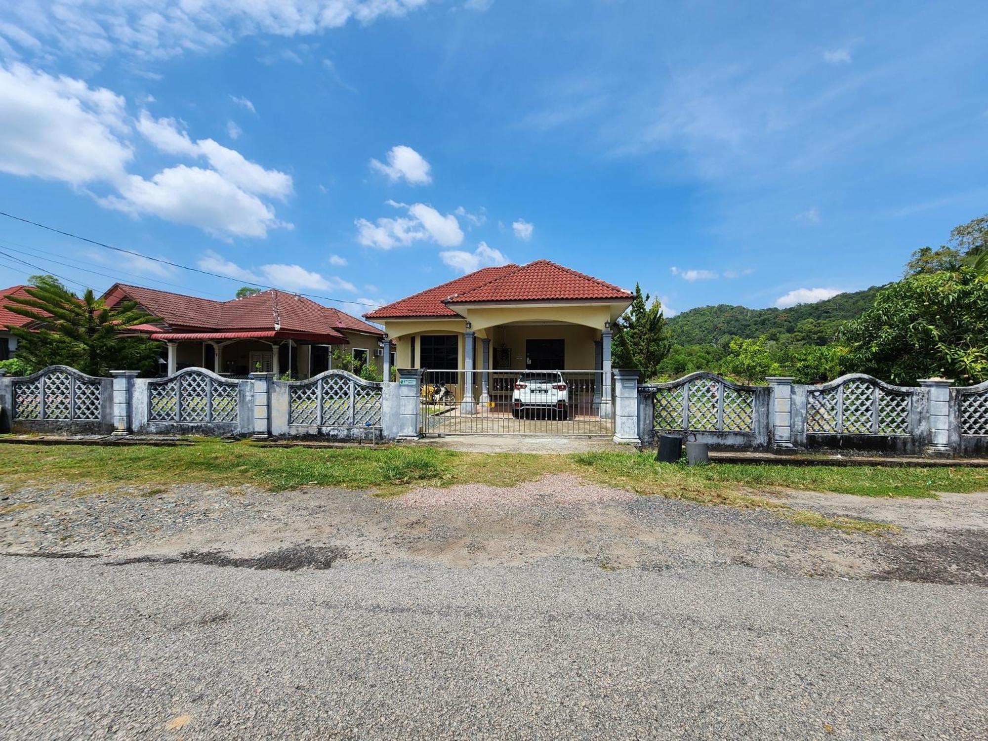 Mumnkidzzz Homestay At Kerteh Kampong Pengkalan Pangan Exterior foto